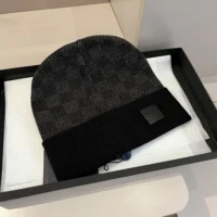 Louis Vuitton Unisex Néo Petit Damier Beanie-Black M77983 (1)