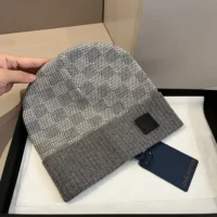 Louis Vuitton Unisex Néo Petit Damier Beanie-Grey M77985 (1)