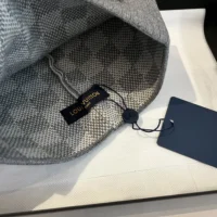 Louis Vuitton Unisex Néo Petit Damier Beanie-Grey M77985 (1)