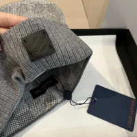 Louis Vuitton Unisex Néo Petit Damier Beanie-Grey M77985 (1)