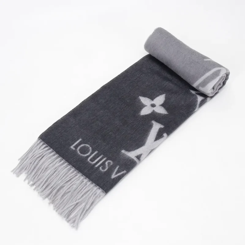 Louis Vuitton Unisex Reykjavik Gradient Scarf -Gray M76336