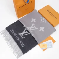 Louis Vuitton Unisex Reykjavik Gradient Scarf -Gray M76336 (1)