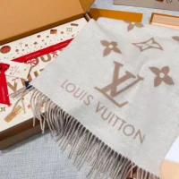 Louis Vuitton Unisex Reykjavik Scarf-Beige M78123 (1)