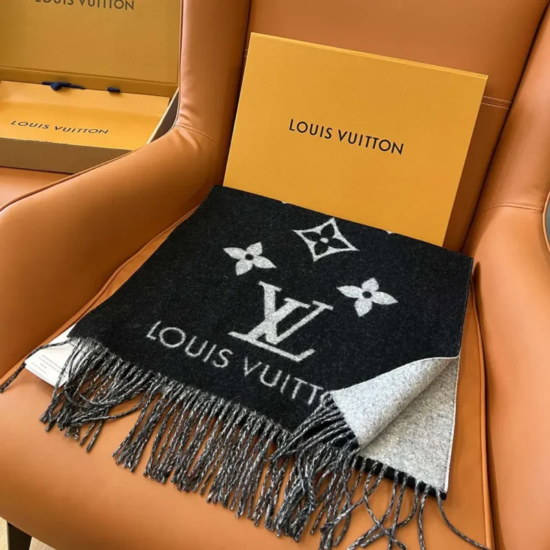 Louis Vuitton Unisex Reykjavik Scarf-Black M71040