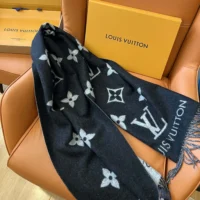 Louis Vuitton Unisex Reykjavik Scarf-Black M71040 (10)