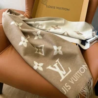 Louis Vuitton Unisex Reykjavik Scarf-Brown M76067 (1)