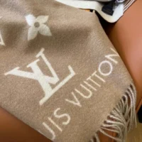 Louis Vuitton Unisex Reykjavik Scarf-Brown M76067 (1)