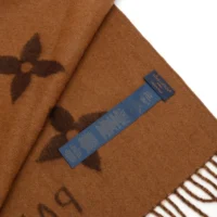 Louis Vuitton Unisex Reykjavik Scarf-Dark Brown M78125 (1)