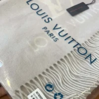 Louis Vuitton Unisex Reykjavik Scarf-Light Grey M90838 (2)