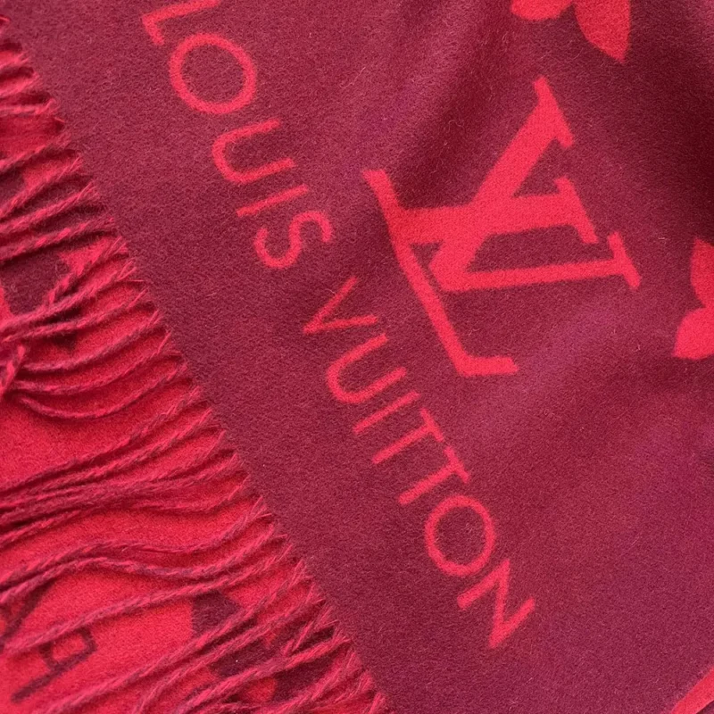 Louis Vuitton Unisex Reykjavik Scarf-Red M90895