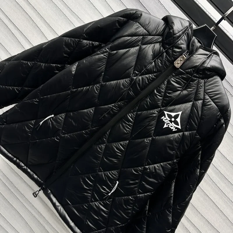 Louis Vuitton Women Diamond Ripstop Puffer Jacket 1AGAQC