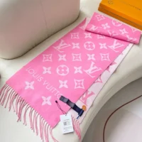 Louis Vuitton Women LV Essential Scarf-Pink M78936 (1)