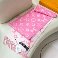 Louis Vuitton Women LV Essential Scarf-Pink M78936 (1)