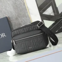 Dior Men Rider 2.0 Zipped Messenger Bag Black Dior Gravity Leather and Black Grained Calfskin (1)