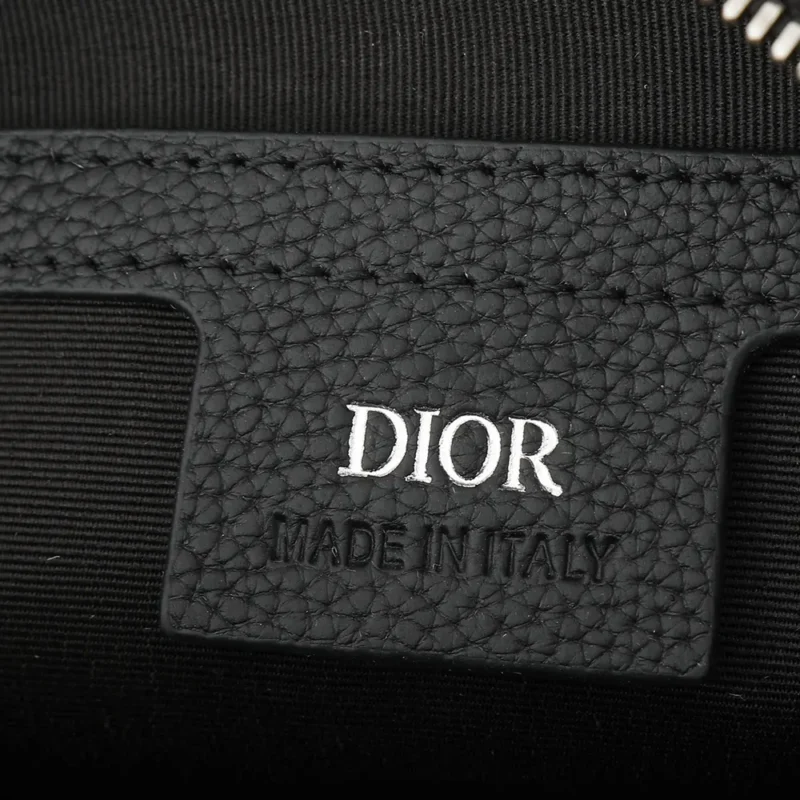 Dior Men Rider 2.0 Zipped Messenger Bag Black Dior Gravity Leather and Black Grained Calfskin