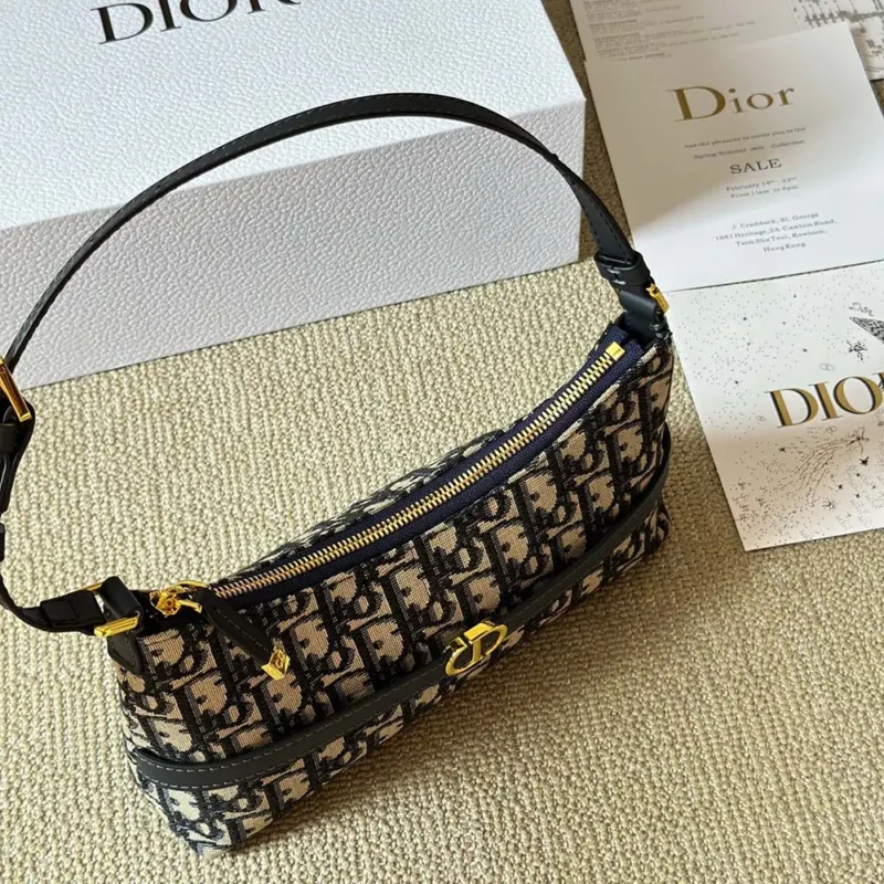 Dior Women 30 Montaigne Cigale Mini Bag Blue Dior Oblique Jacquard