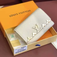 Louis Vuitton LV Unisex Capucines Compact Wallet-White M11363 (1)