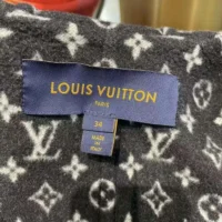 Louis Vuitton LV Women Hooded Wrap Coat-Black and White 1A4PE7 (1)