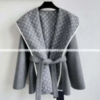 Louis Vuitton LV Women Reversible Signature Short Hooded Wrap Coat Grey-1AGNYG (1)