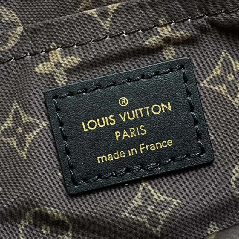 Louis Vuitton Women LV Ski Sunset M12097