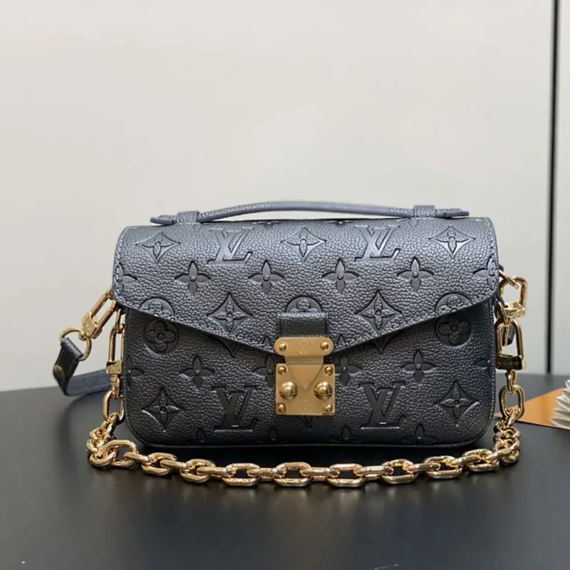 Louis Vuitton Women Pochette Métis East West M11998