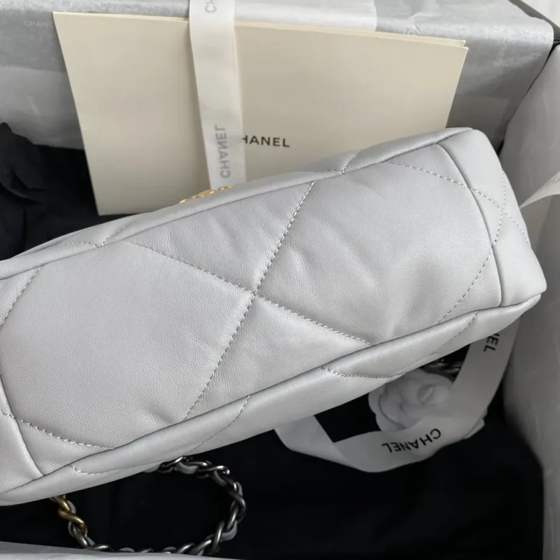 Chanel Women 19 Handbag Shiny Lambskin Gold-Tone Silver-Tone & Ruthenium-Light Grey