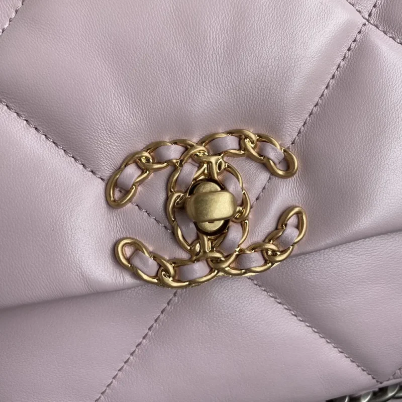 Chanel Women 19 Handbag Shiny Lambskin Gold-Tone Silver-Tone & Ruthenium-Light Pink