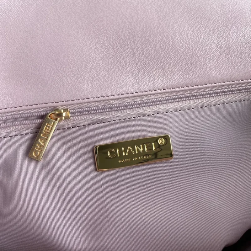 Chanel Women 19 Handbag Shiny Lambskin Gold-Tone Silver-Tone & Ruthenium-Light Pink