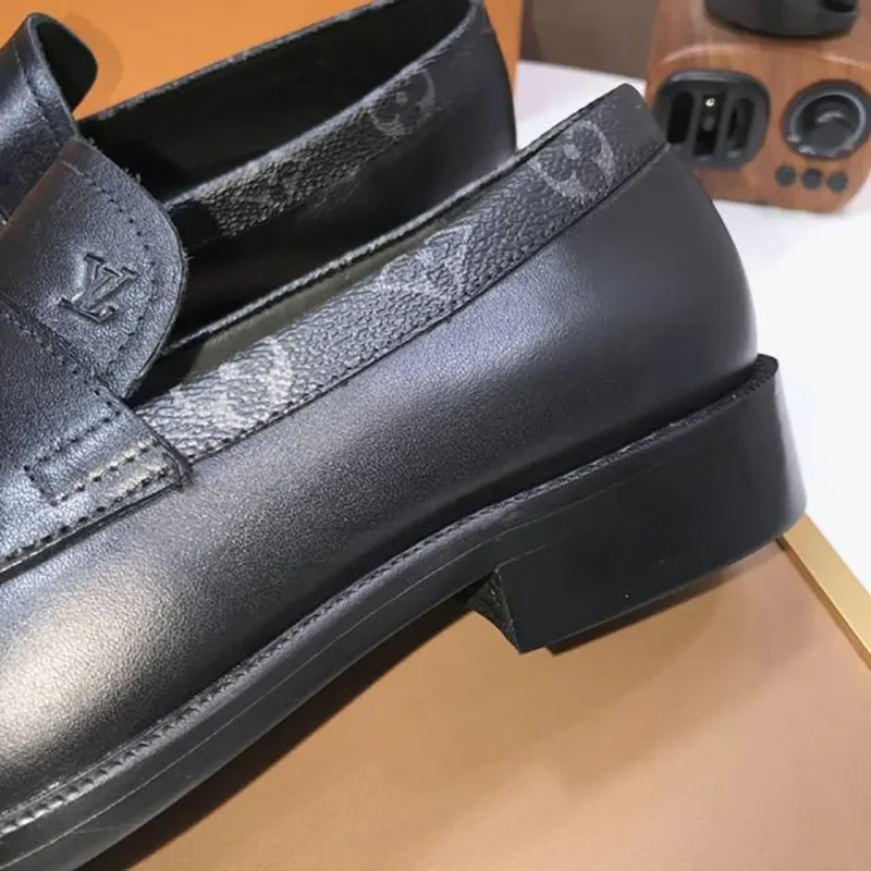 Louis Vuitton LV Men LV Flex Loafer Calf Leather-Black