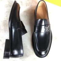 Louis Vuitton LV Men Louis Loafer Black Epi Calf Leather (2)