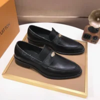 Louis Vuitton LV Men Louis Loafer Epi Calf Leather-Black (1)