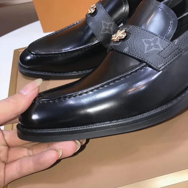 Louis Vuitton LV Men Louis Loafer Glazed Calf Leather-Black