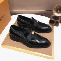 Louis Vuitton LV Men Louis Loafer Glazed Calf Leather-Black (1)