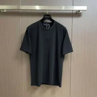 Louis Vuitton Men Embossed LV T-Shirt-Black 1AGIJ4 (1)