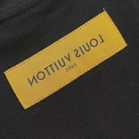 Louis Vuitton Men Embossed LV T-Shirt-Black 1AGIJ4 (1)