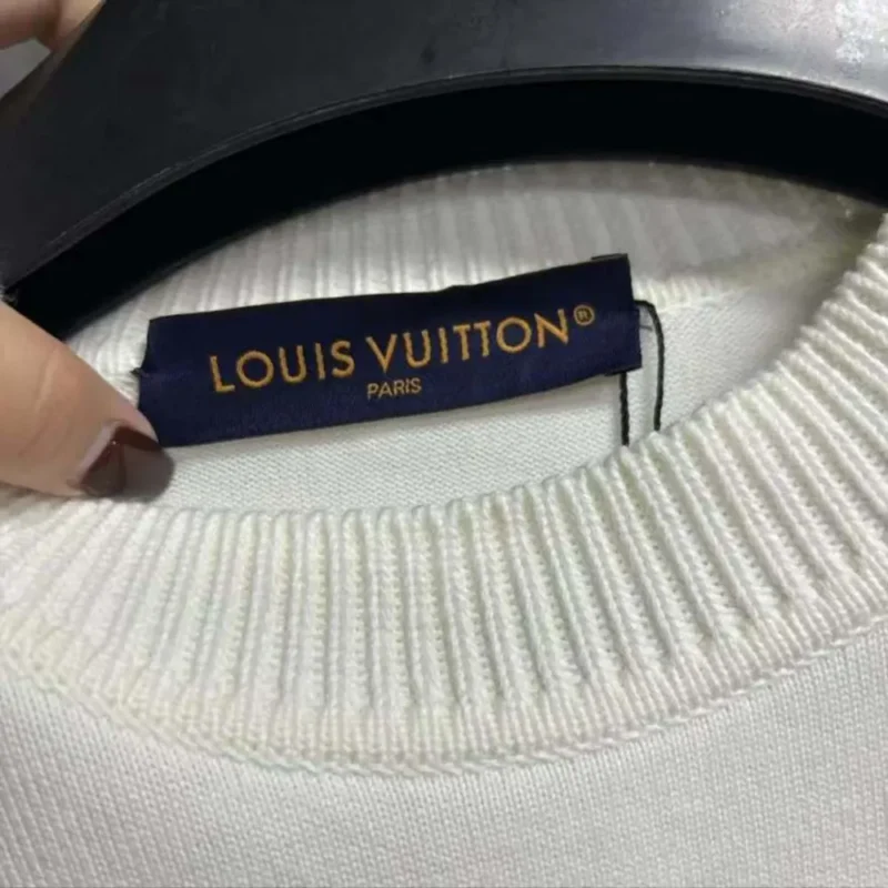 Louis Vuitton Men Signature Short-Sleeved T-Shirt-White 1AATX5