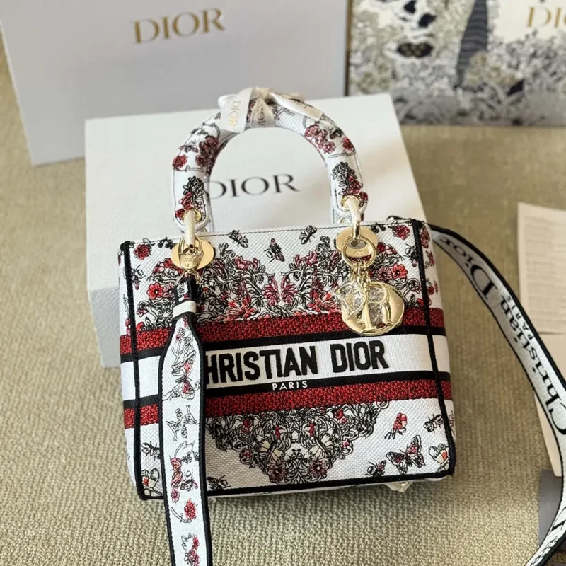 Dior Women Dioramour Medium Lady D-Lite Bag White Embroidery M0565OEEI