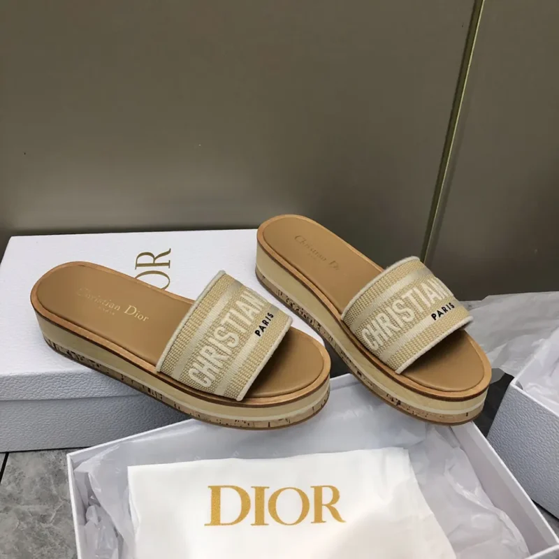 Dior Women Dway Platform Slide Natural Raffia and White Embroidered Cotton