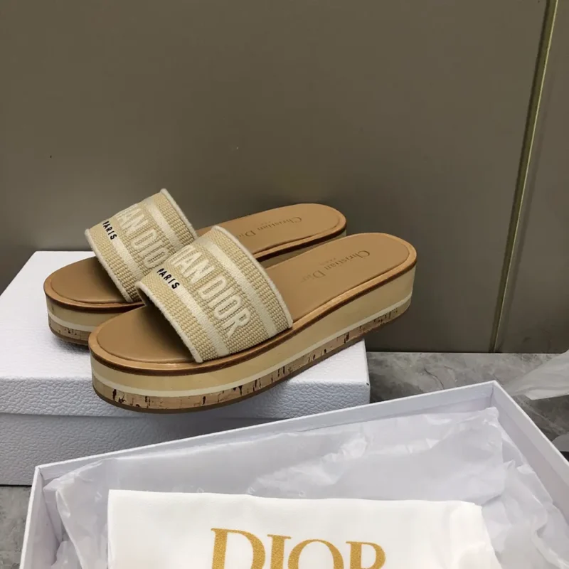 Dior Women Dway Platform Slide Natural Raffia and White Embroidered Cotton