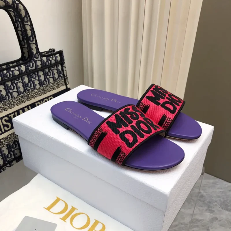 Dior Women Dway Slide Fuchsia and Black Embroidered Cotton KCO062ECJDior Women Dway Slide Fuchsia and Black Embroidered Cotton KCO062ECJ