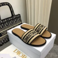 Dior Women Dway Slide Natural Raffia and Black Embroidered Cotton (1)