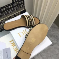 Dior Women Dway Slide Natural Raffia and Black Embroidered Cotton (1)