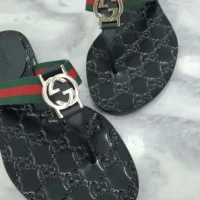 Gucci Women Web Thong Sandals in Leather-Black (1)