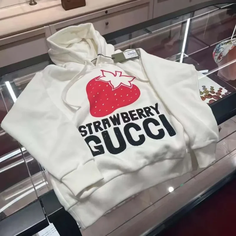 Gucci Men Strawberry Gucci Cotton Printed Sweatshirt-White