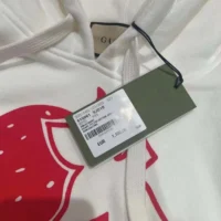 Gucci Men Strawberry Gucci Cotton Printed Sweatshirt-White (1)