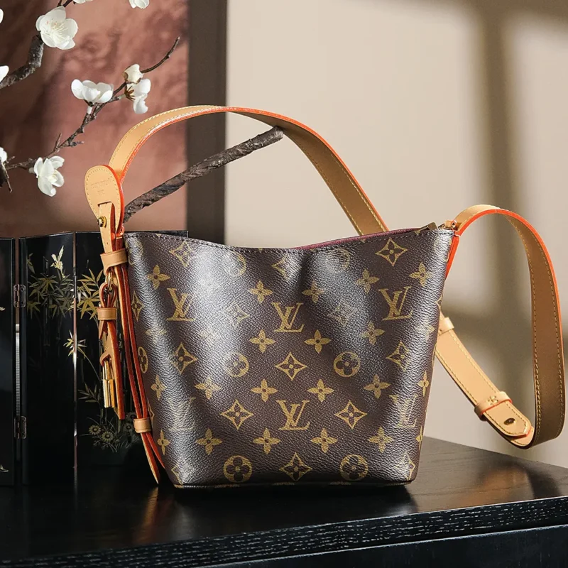 Louis Vuitton LV Women All In BB in Cowhide-leather Trim-M12925