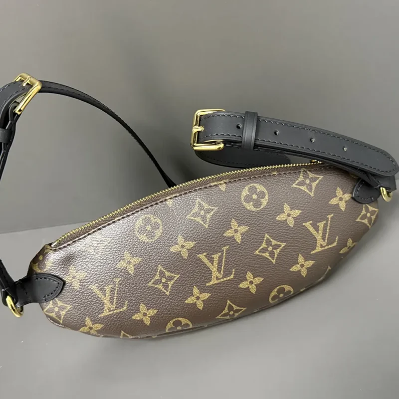 Louis Vuitton LV Women Keepit in Cowhide-leather Trim-M14806