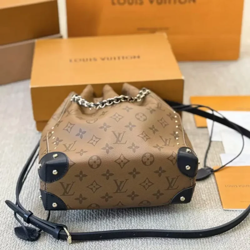 Louis Vuitton LV Women Noé Trunk PM in Cowhide-leather Trim M13324