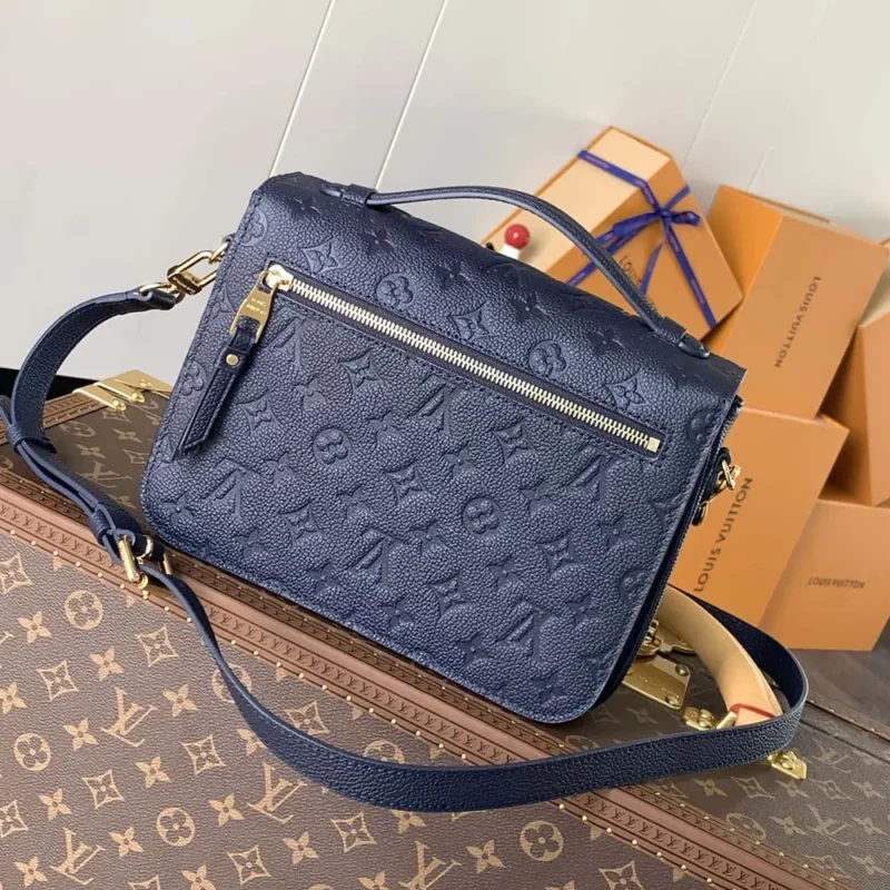 Louis Vuitton LV Women Pochette Métis in Cowhide-leather Trim M47142Louis Vuitton LV Women Pochette Métis in Cowhide-leather Trim M47142