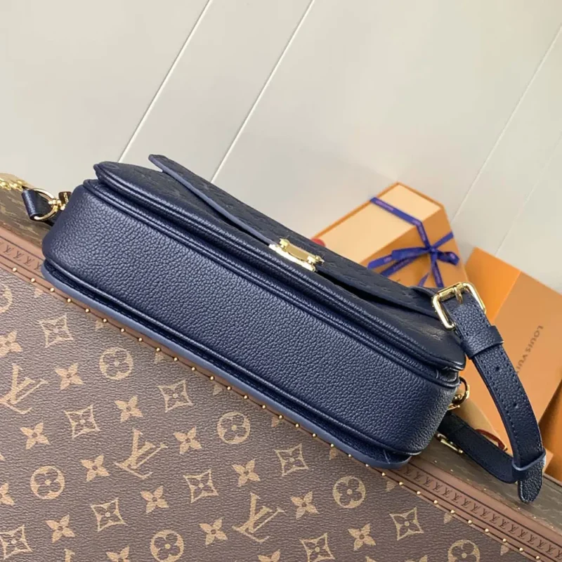 Louis Vuitton LV Women Pochette Métis in Cowhide-leather Trim M47142